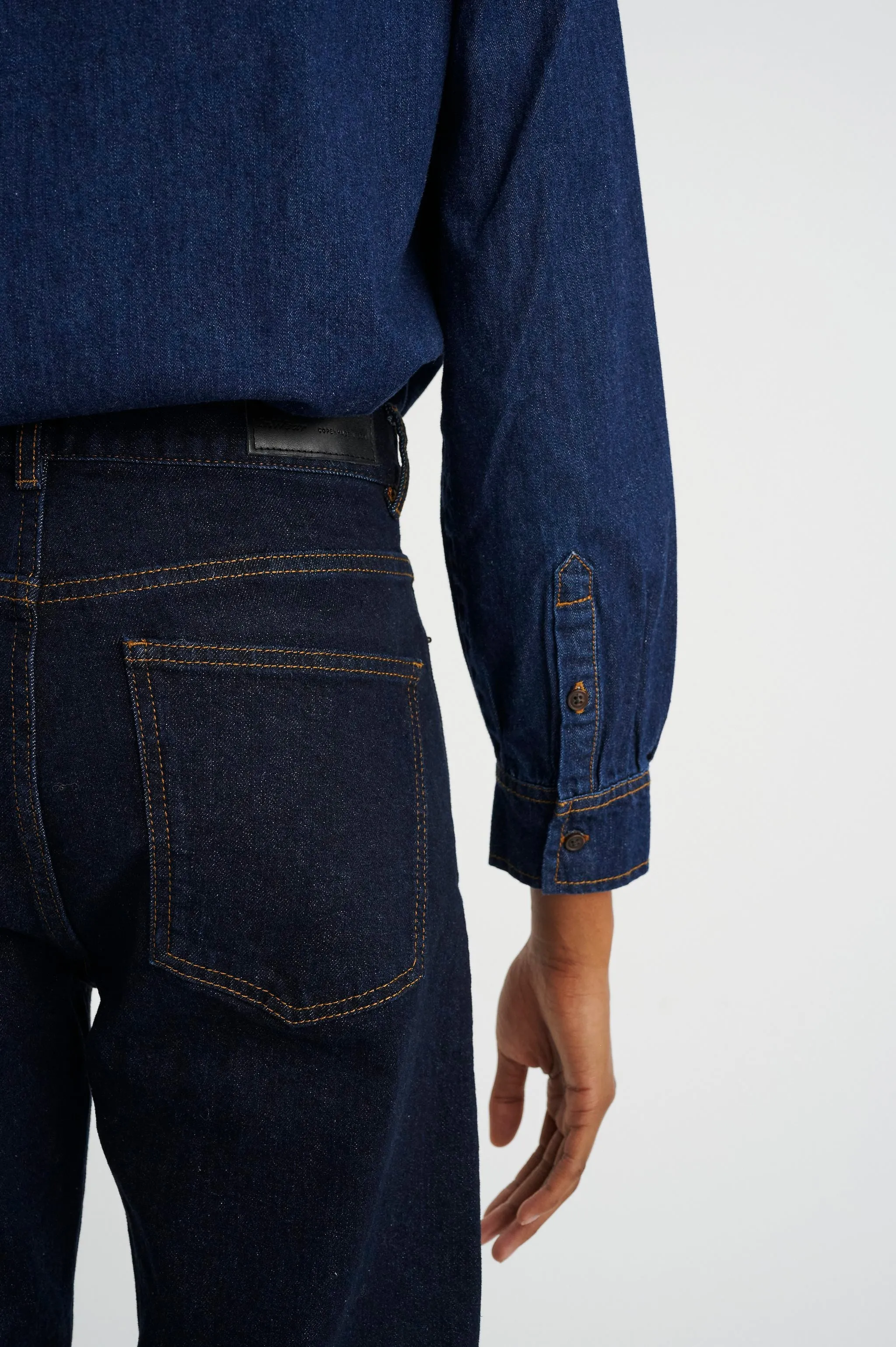 INWEAR<BR>
Katelin Straight Jeans<BR>
Blue Denim<BR>