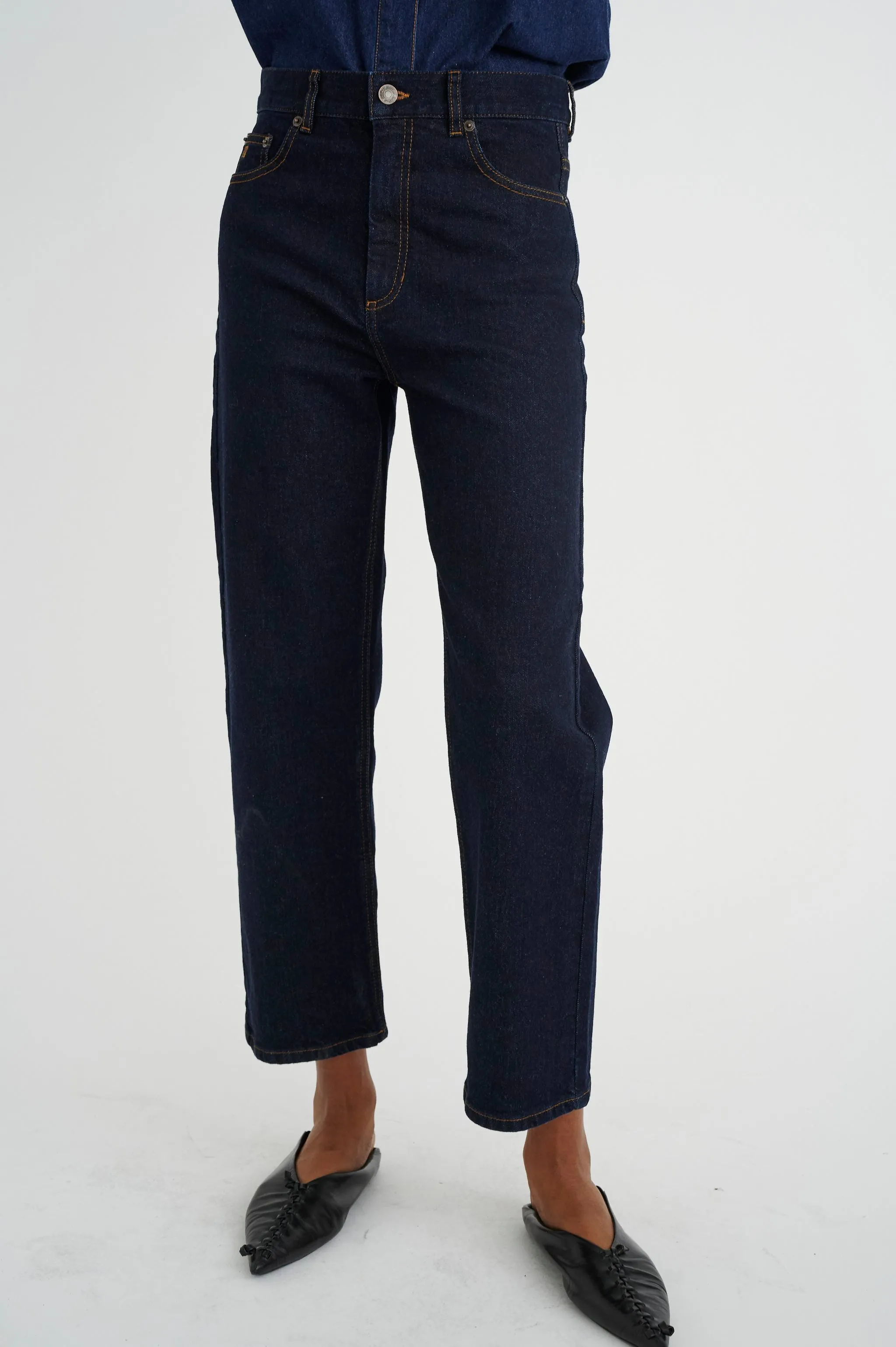 INWEAR<BR>
Katelin Straight Jeans<BR>
Blue Denim<BR>