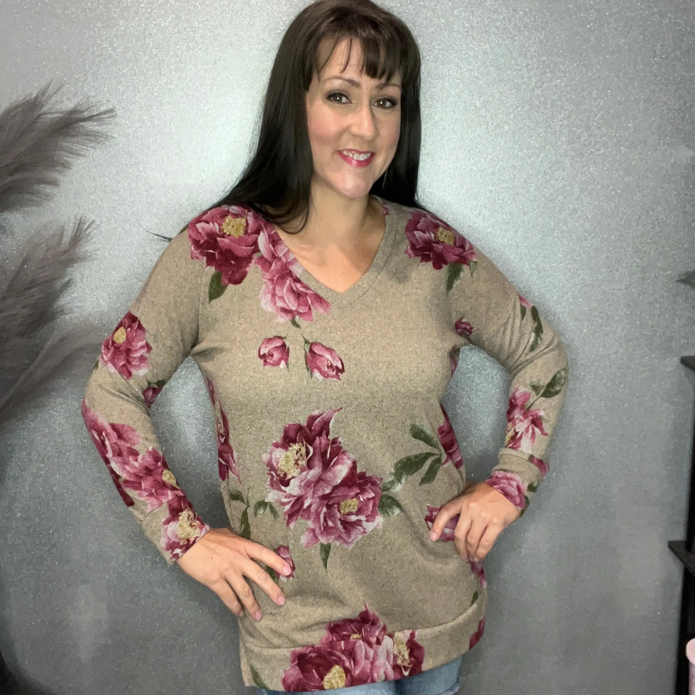 SMALL ONLY V-Neck Floral Pocket Sweater